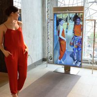 virtual kiosk fashion touchscreen mirror